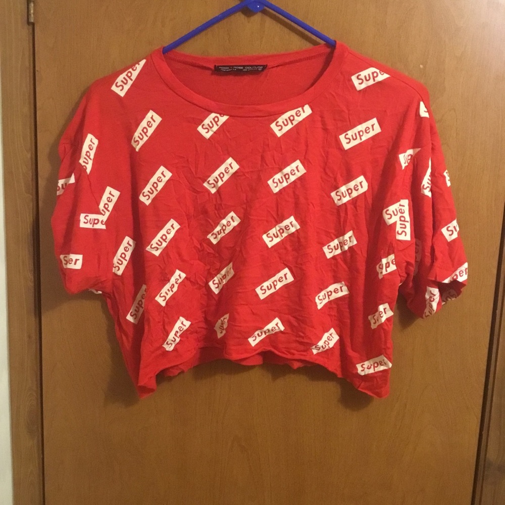 Red Cropped Graphic Tee with All-Over 'Super' Print L